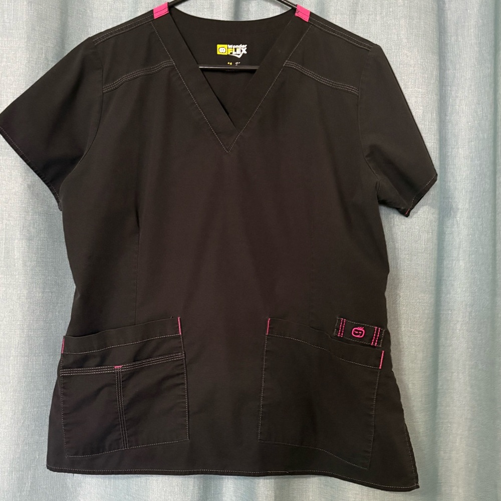 Wonderflex Black and Pink Women's Scrub Top Medium